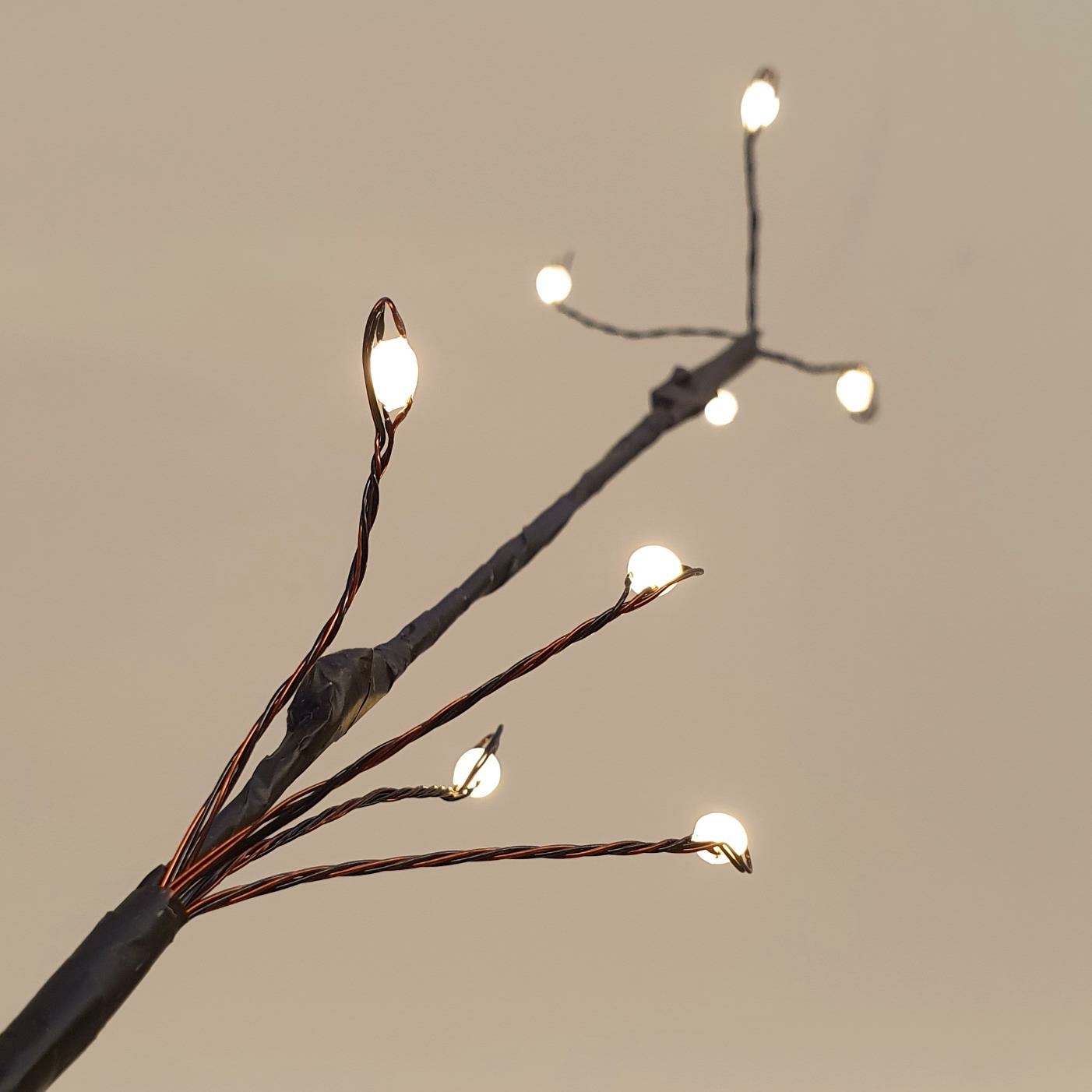 LeuchtenDirekt 86135-18 LED-Baum 210cm 450 x 0,03W 3000K IP44 Schwarz 